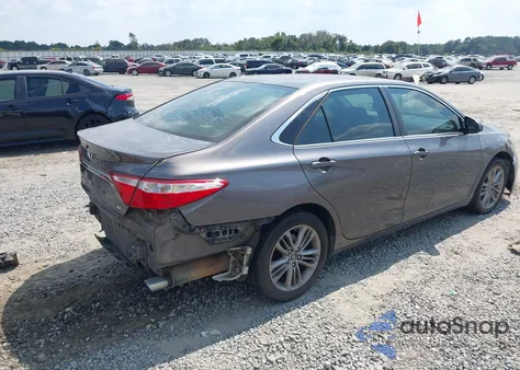2015 Toyota Camry Se z USA, uszkodzony, nr VIN 4T1BF1FK1FU105519